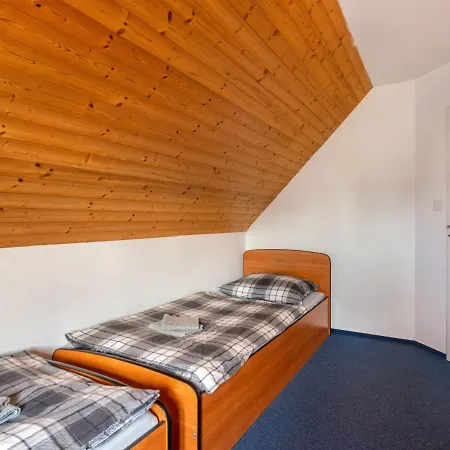 Hill 62 By Interhome 度假居 Cista (Hradec Kralove)
