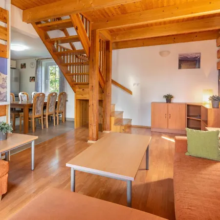 Hill 62 By Interhome Vakantiehuis Cista (Hradec Kralove)